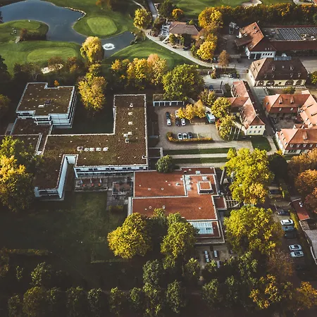 Schlosshotel Monrepos-2