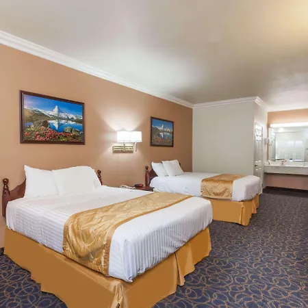 Days Inn & Suites By Wyndham South Gate-3