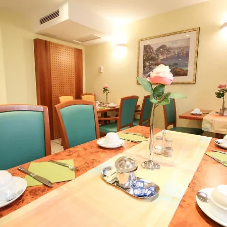 Hotel Miramar Am Roemer-2