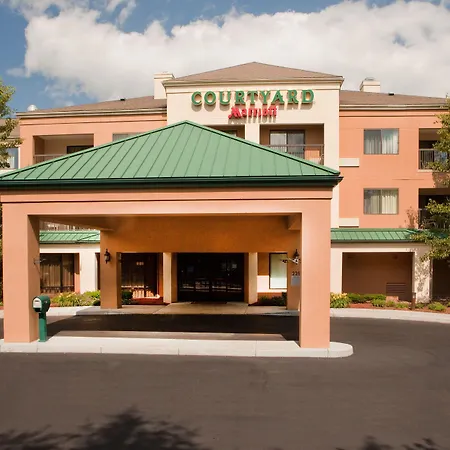 Courtyard Hartford Manchester-3