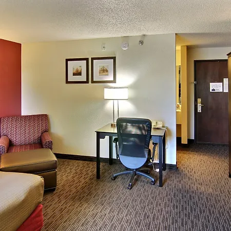 Blossom Hotel & Suites Traverse City-2