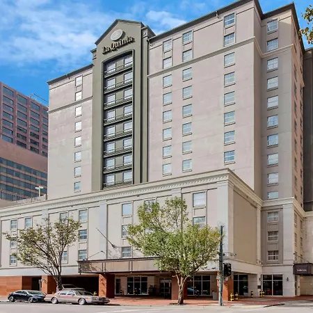 La Quinta Inn & Suites By Wyndham New Orleans Downtown-2