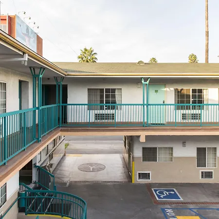 Hollywood Guest Inn-2