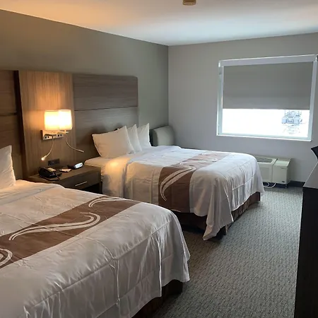 Quality Inn Mishawaka - South Bend-3