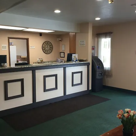 Super 8 By Wyndham Middletown-3