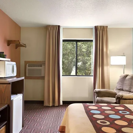 Super 8 By Wyndham Salem-2