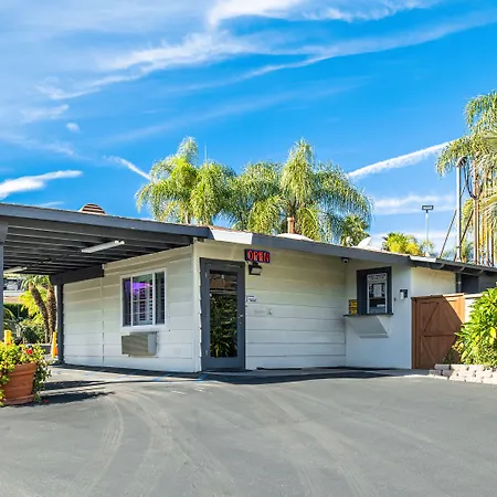 Fallbrook Country Inn-3