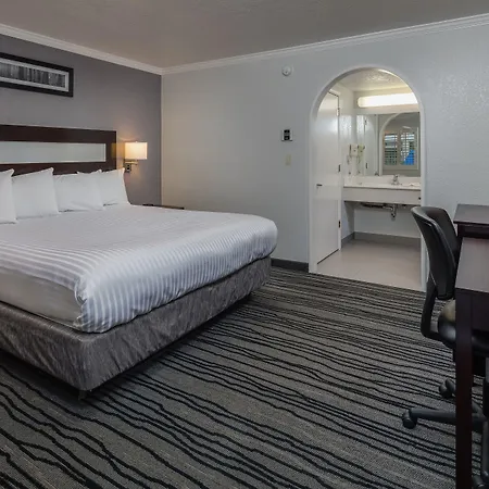 Redwood Creek Inn-2