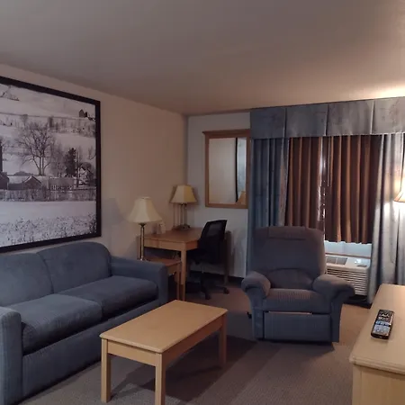 Super 8 By Wyndham Monroe Wi-2
