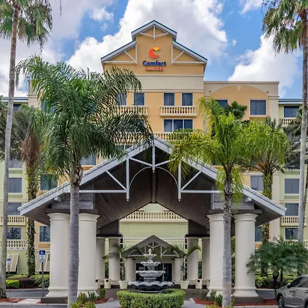 Comfort Suites Maingate East-3