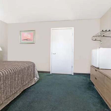 Travelodge By Wyndham La Grande-2