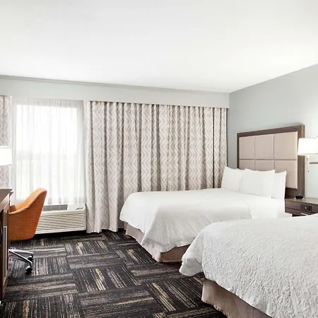 Hampton Inn Paris-3