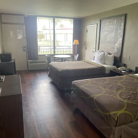 Super 8 By Wyndham Valdosta Mall-3