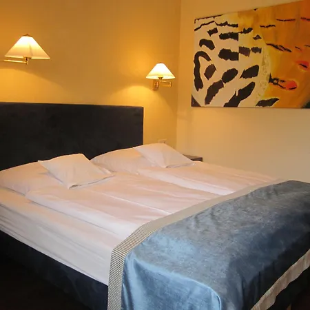Central Hotel-2