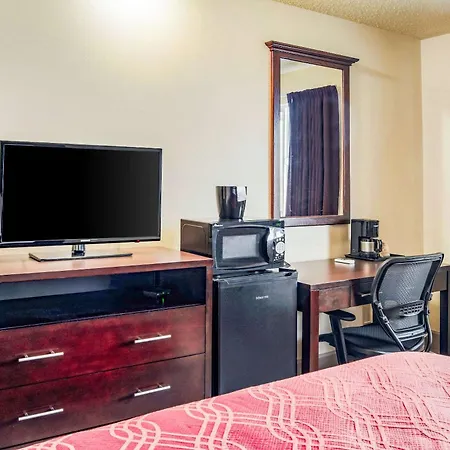 Econo Lodge Newport-2