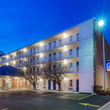 Howard Johnson By Wyndham Staunton-2