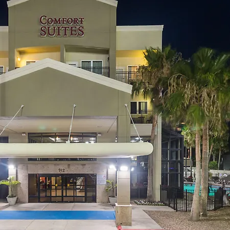 Comfort Suites Beachside-3