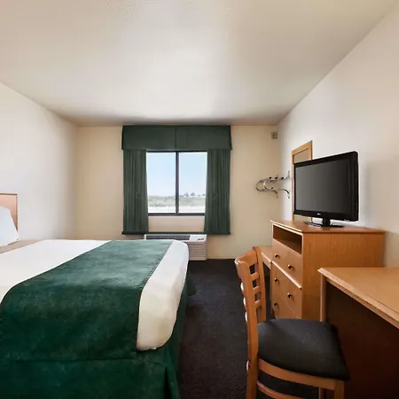 Travelodge By Wyndham Pecos-3