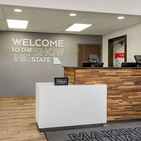 Hampton Inn & Suites Springfield-2