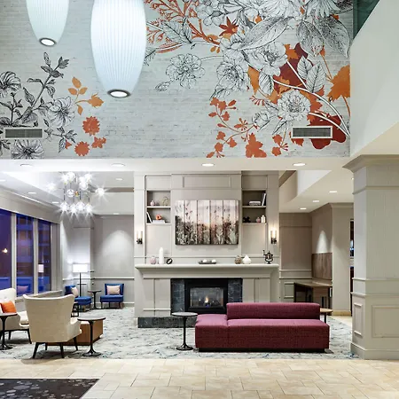 Hilton Garden Inn Omaha Downtown-Old Market Area-2