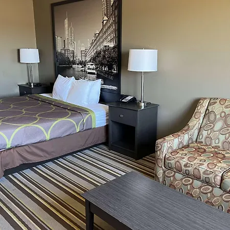 Super 8 By Wyndham Yorkville-3