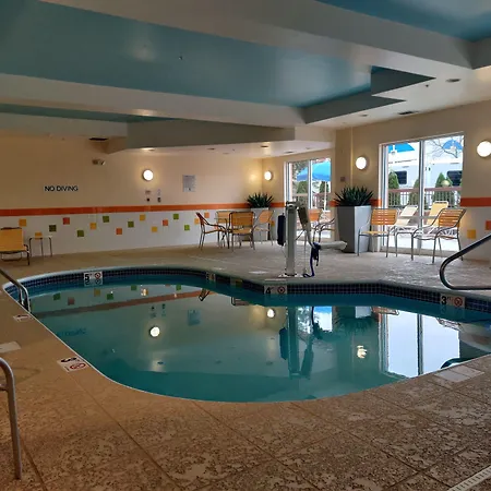 Comfort Inn & Suites Akron South-2