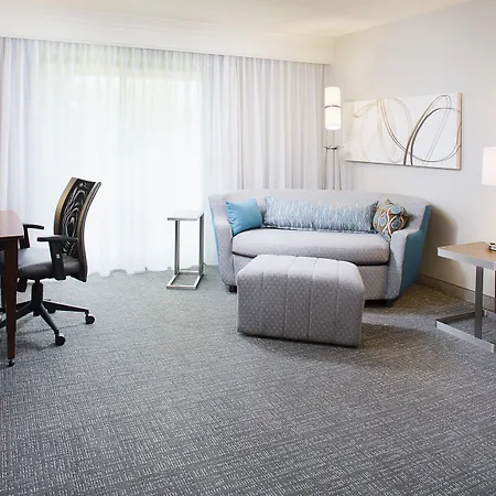 Courtyard By Marriott Roanoke Airport-2