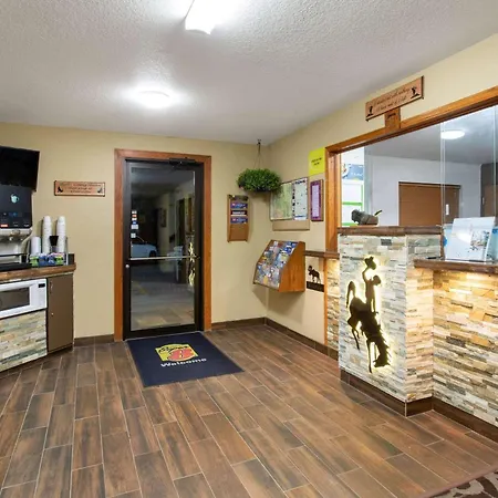 Super 8 By Wyndham Dubois-2