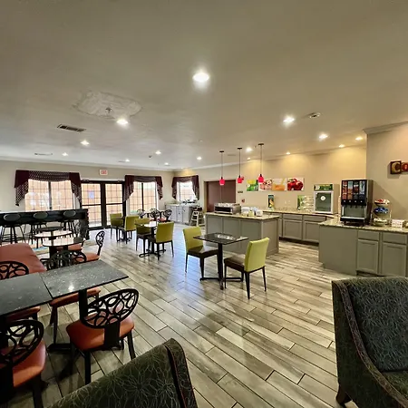 Quality Inn & Suites Near University-3