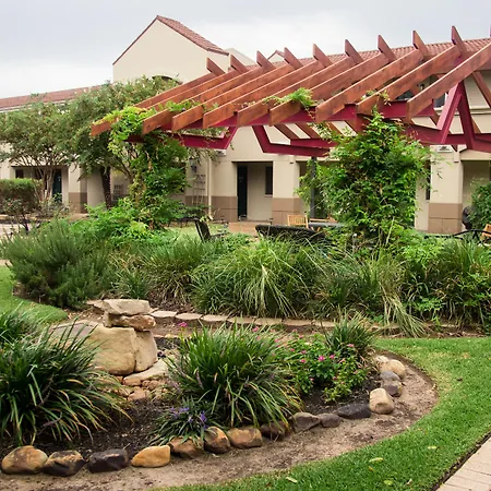 Vineyard Court Designer Suites Hotel-2