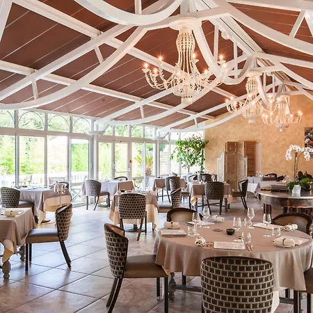 Logis Domaine De Valaudran-3