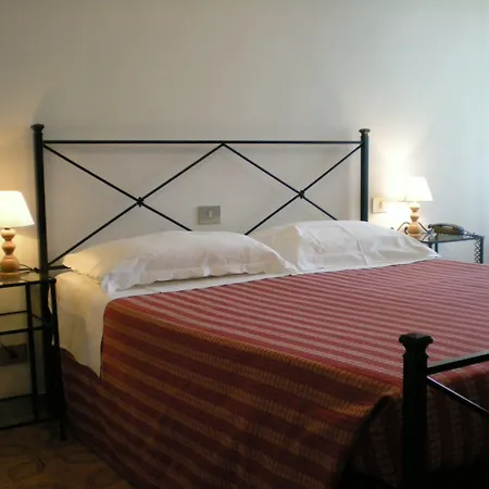 Hotel Sangallo B&B - Panoramic Position - Valley And Vineyard View- Family Run-3