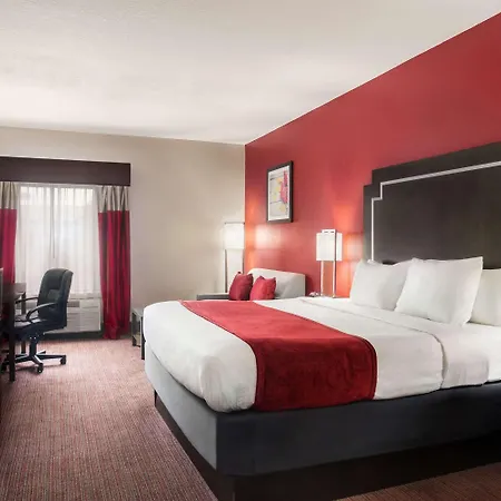 Days Inn & Suites By Wyndham Murfreesboro I-24 East-2