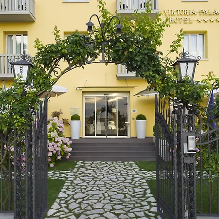 Viktoria Palace Hotel-3