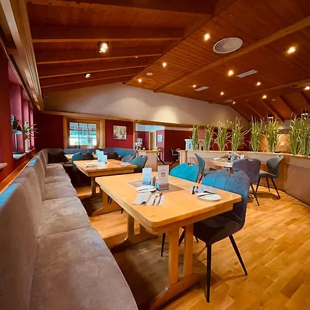 Maifeld Sport- und Tagungshotel-3