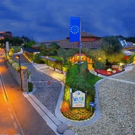 Vip'S Motel Luxury Accommodation & Spa-3