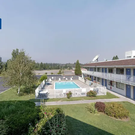 Motel 6 Weed - Mount Shasta-3