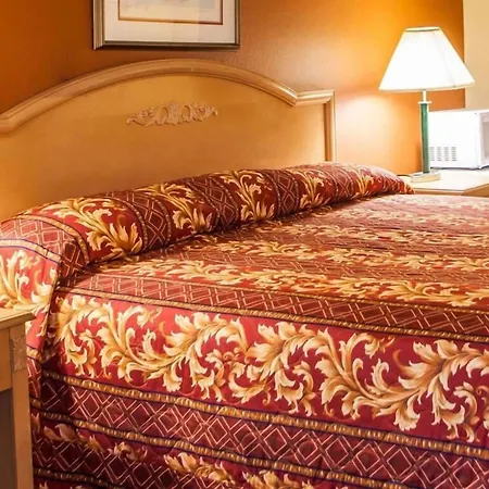 Relax Inn Saint Charles-3