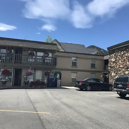 Snowshoe Motel-3