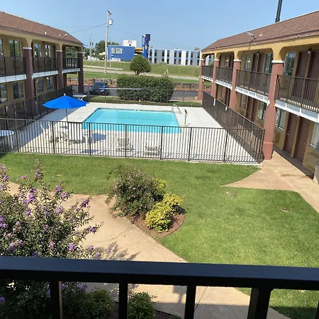 Super 8 By Wyndham Midwest City Ok-3