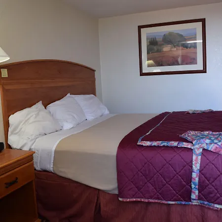 Americas Best Value Inn Jefferson City-3