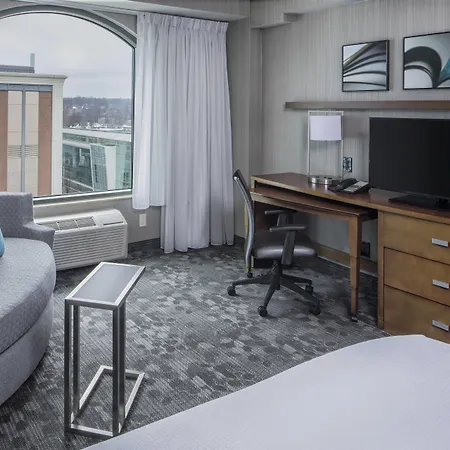Courtyard By Marriott Stamford Downtown-2
