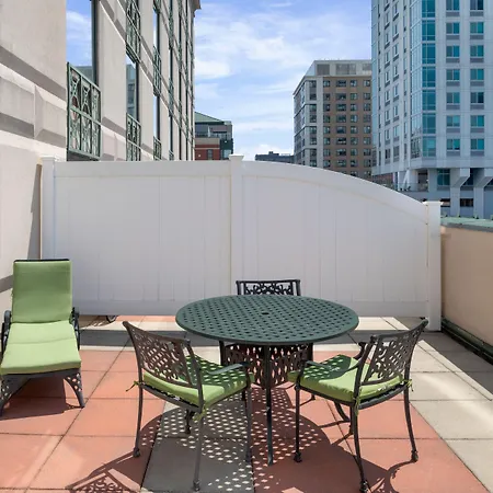 Courtyard By Marriott Stamford Downtown-3