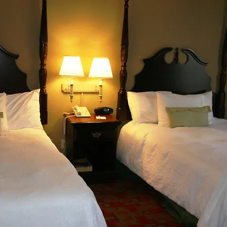 Hampton Inn Canton-2