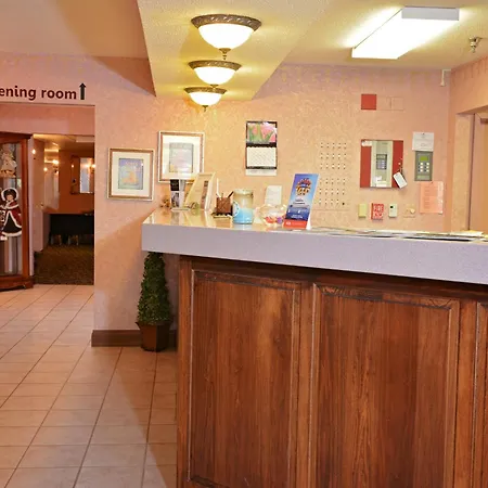 Ourguest Inn & Suites Downtown Port Clinton-2