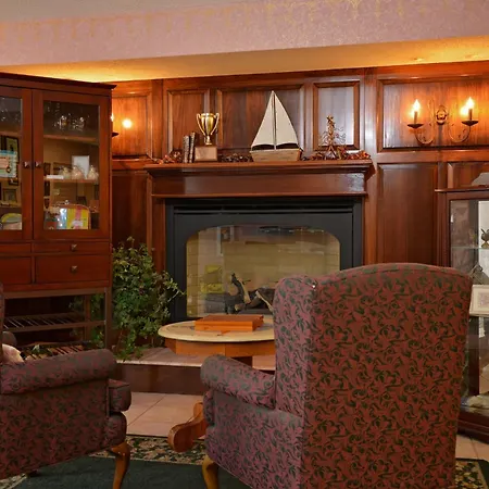 Ourguest Inn & Suites Downtown Port Clinton-3