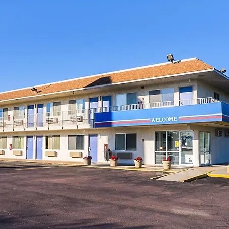Motel 6-Mitchell, Sd-2