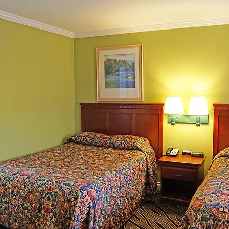 Redondo Inn And Suites-3
