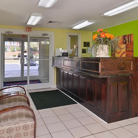 Douglas Inn & Suites-2