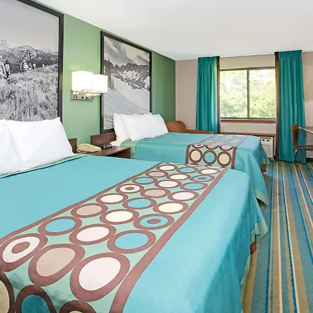 Super 8 By Wyndham Denver Stapleton-3